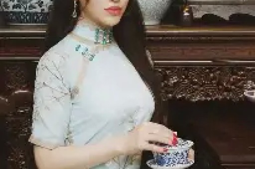 《老师胸乳❌❌❌网站》免费观看
